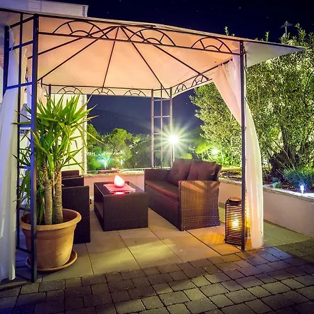 Falcon Apartman Stari Grad