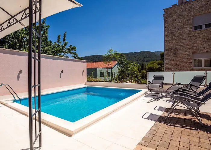 Apartment Falcon * Стари Град