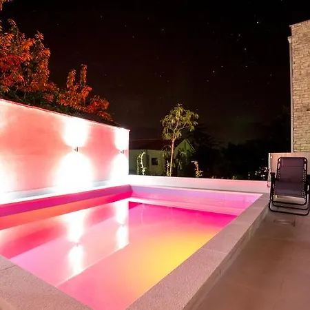 Falcon Stari Grad (Hvar)