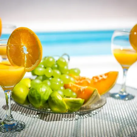 Falcon * Stari Grad (Hvar)