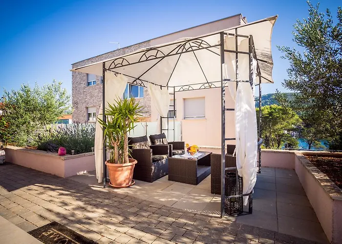 Apartment Falcon * Stari Grad (Hvar)