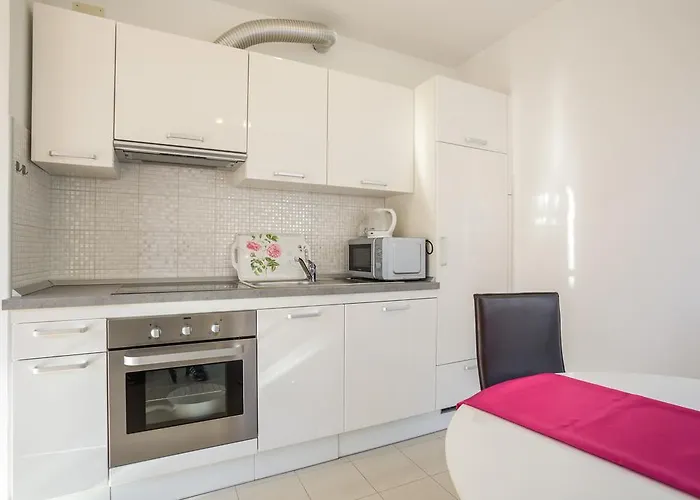 Apartman Apartment Falcon *